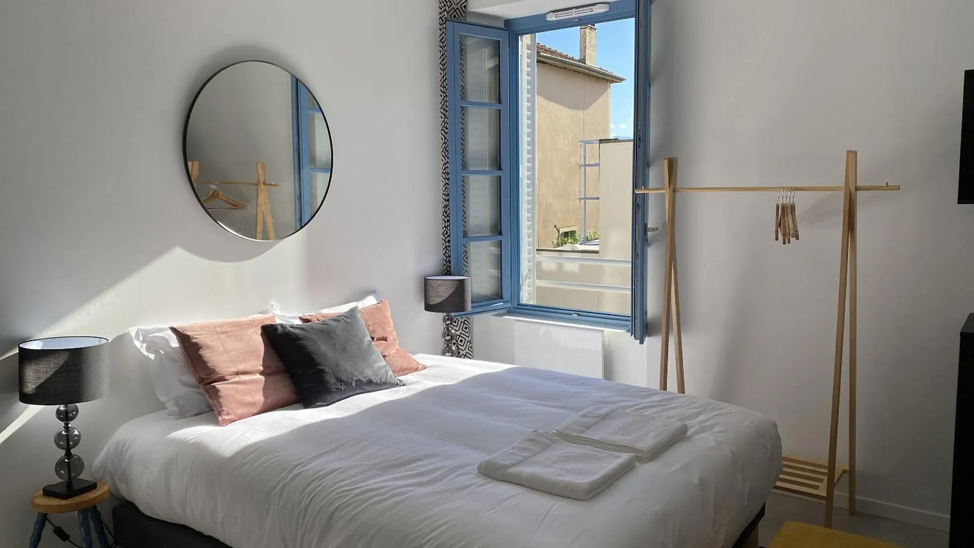 Apartment Le Jules Appart'Hotel Romans-sur-Isere France