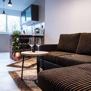đeni Luxury Split